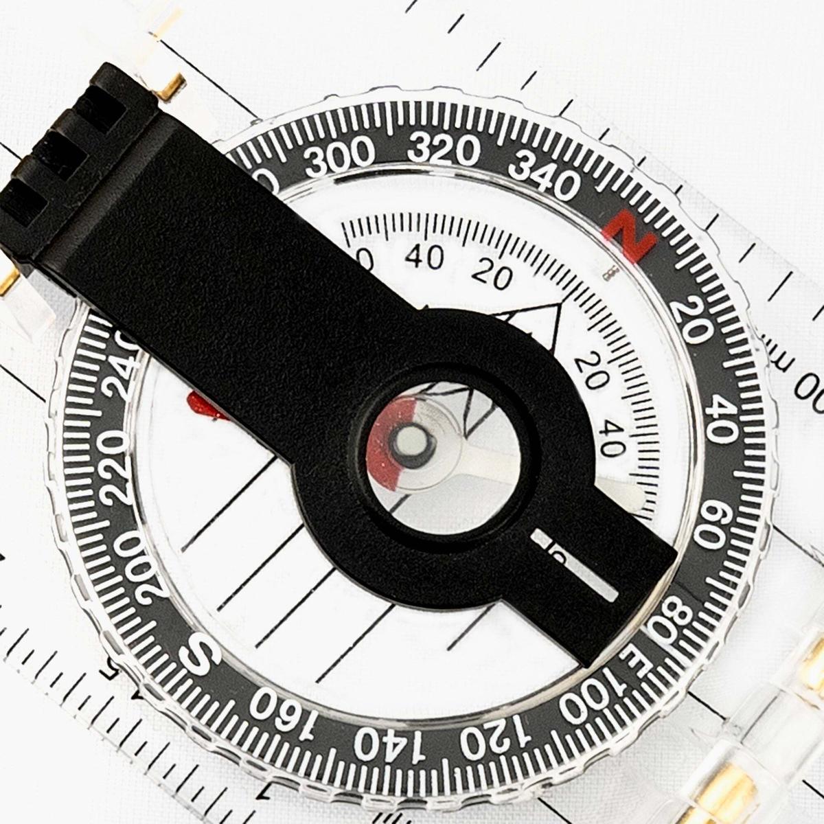 product/h/i/highlander_com004_noir-blanc_3.jpg