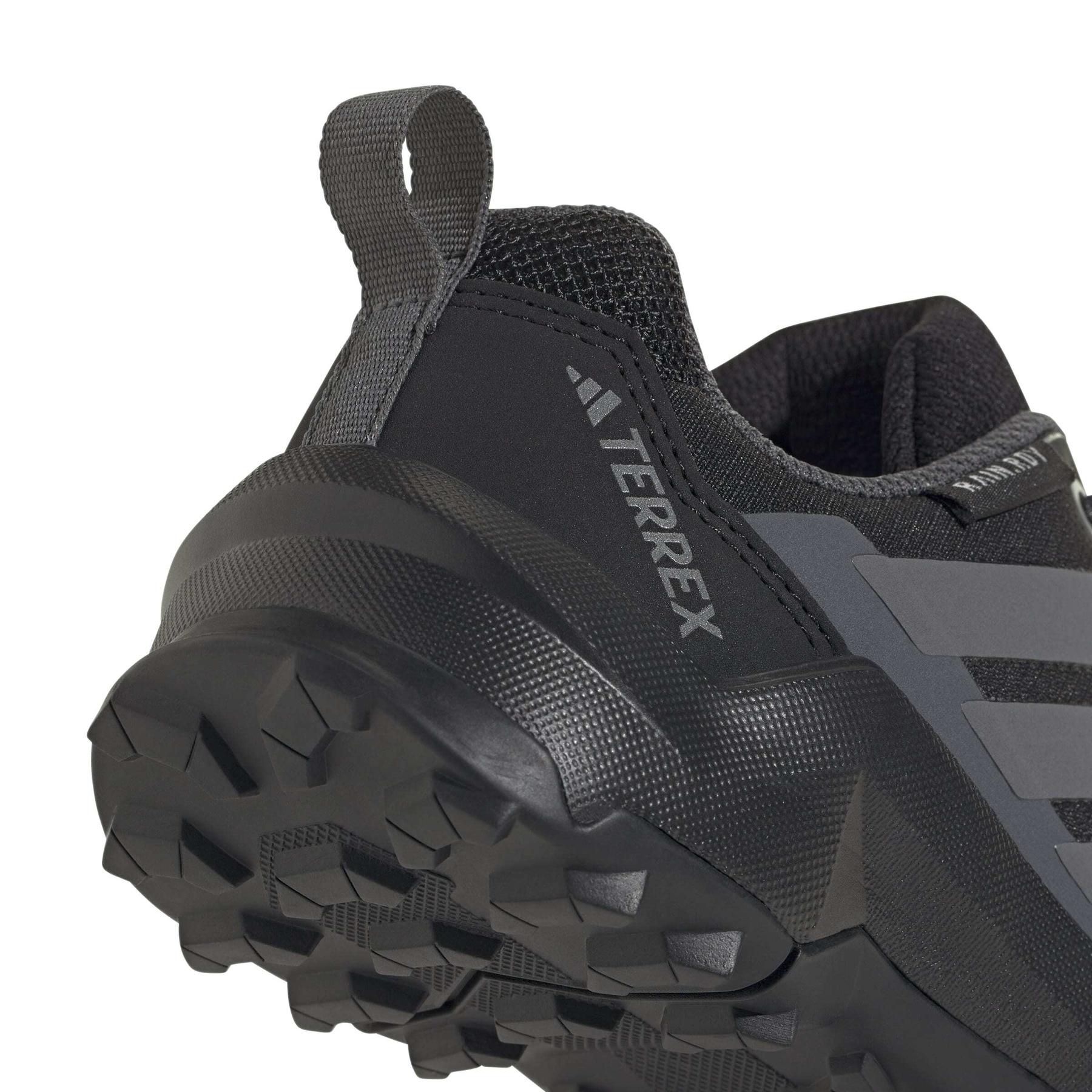 product/a/d/adidas_ji0917_8_footwear_photography_detail_view_1_white-nw091625.jpg